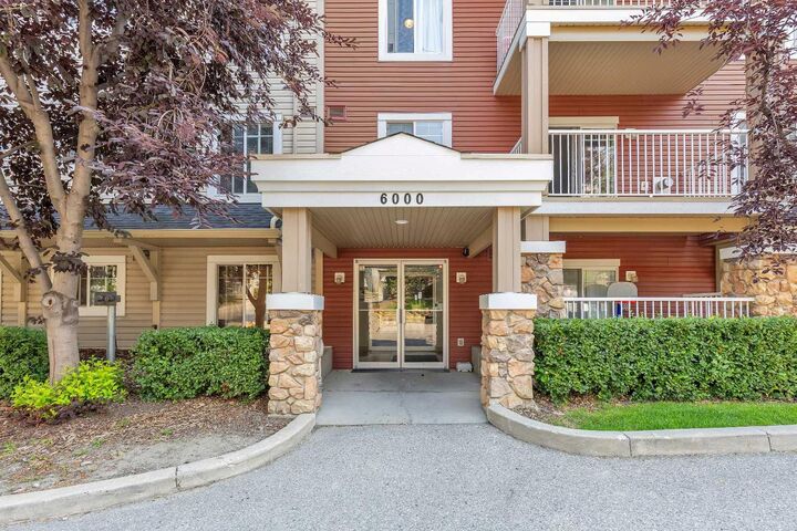 Property Photo:  70 Panamount Drive NW 6307  AB T3K 6G7 