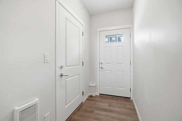 Property Photo: 355 Nolancrest Heights NW 611 AB T3R 0Z9