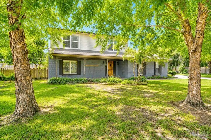 Property Photo: 6099 Schofield Dr FL 32506
