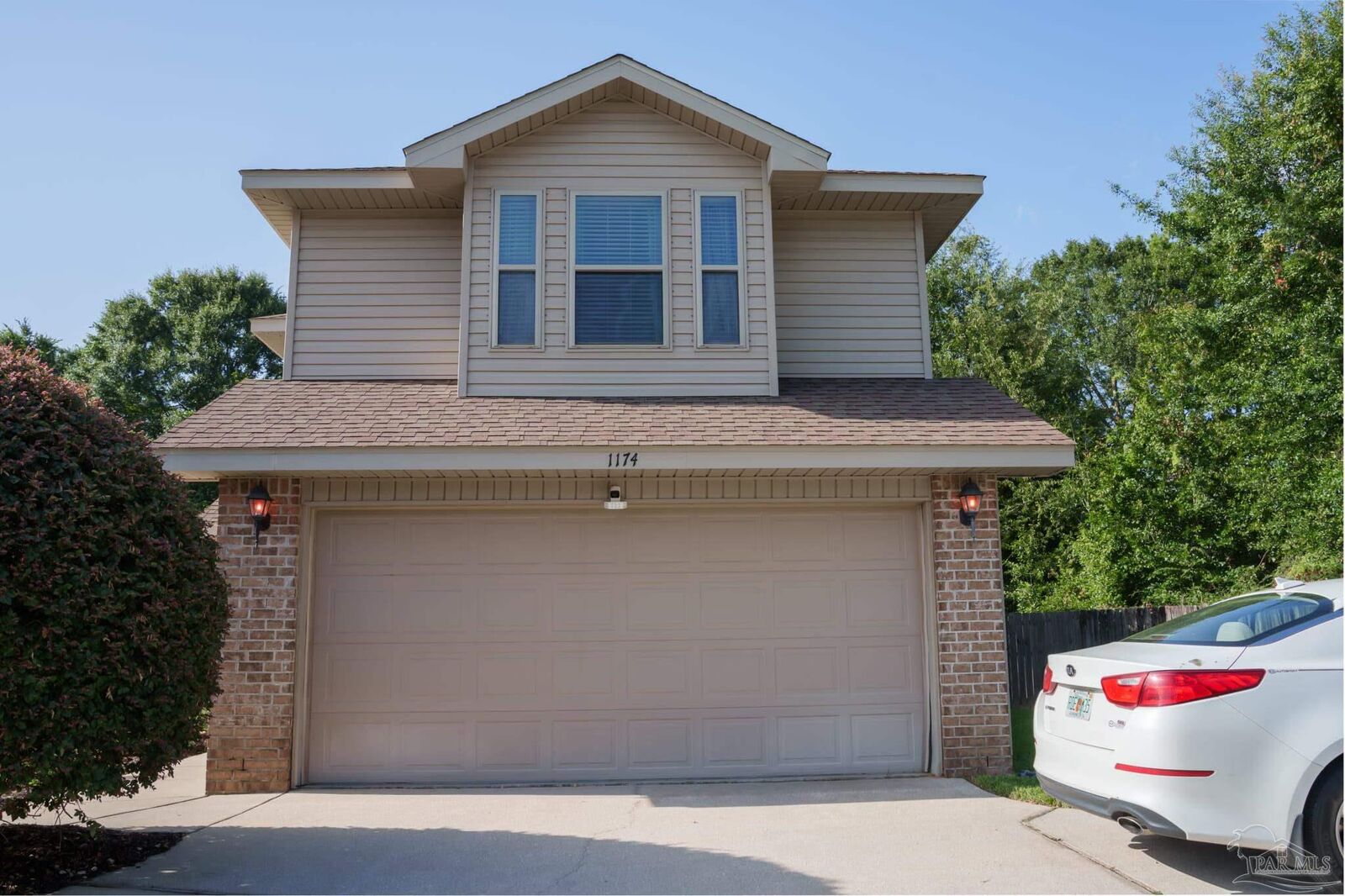 Property Photo: 1174 Wetherby Rd FL 32534
