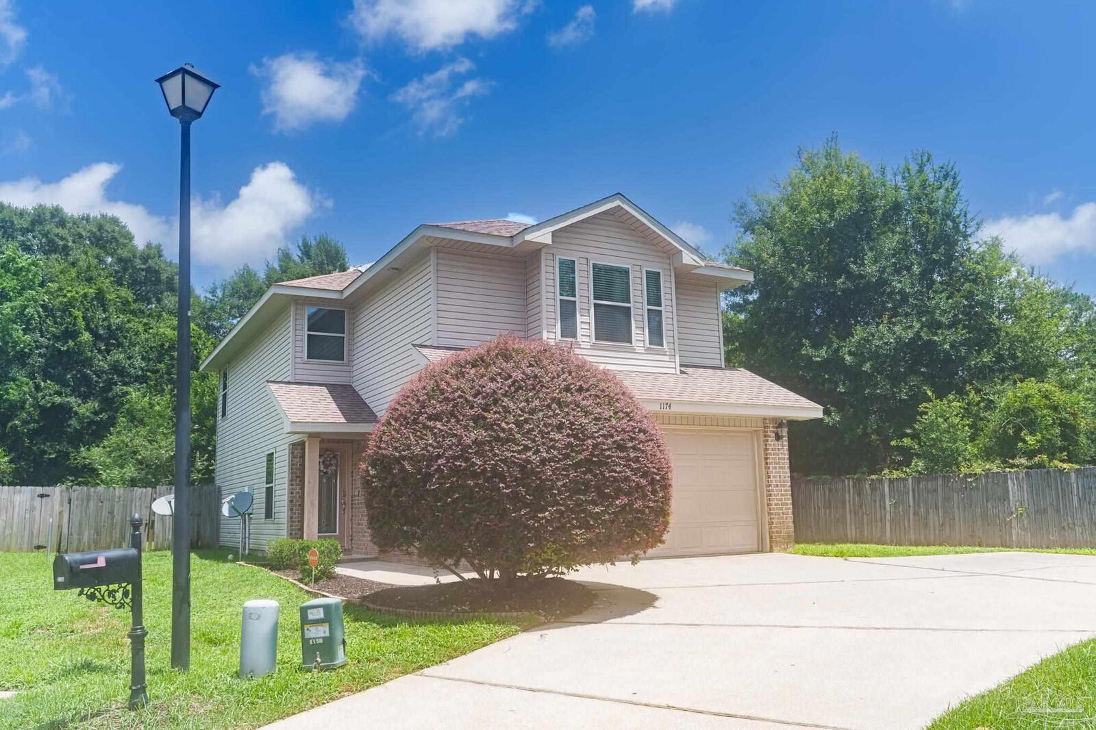 Property Photo: 1174 Wetherby Rd FL 32534