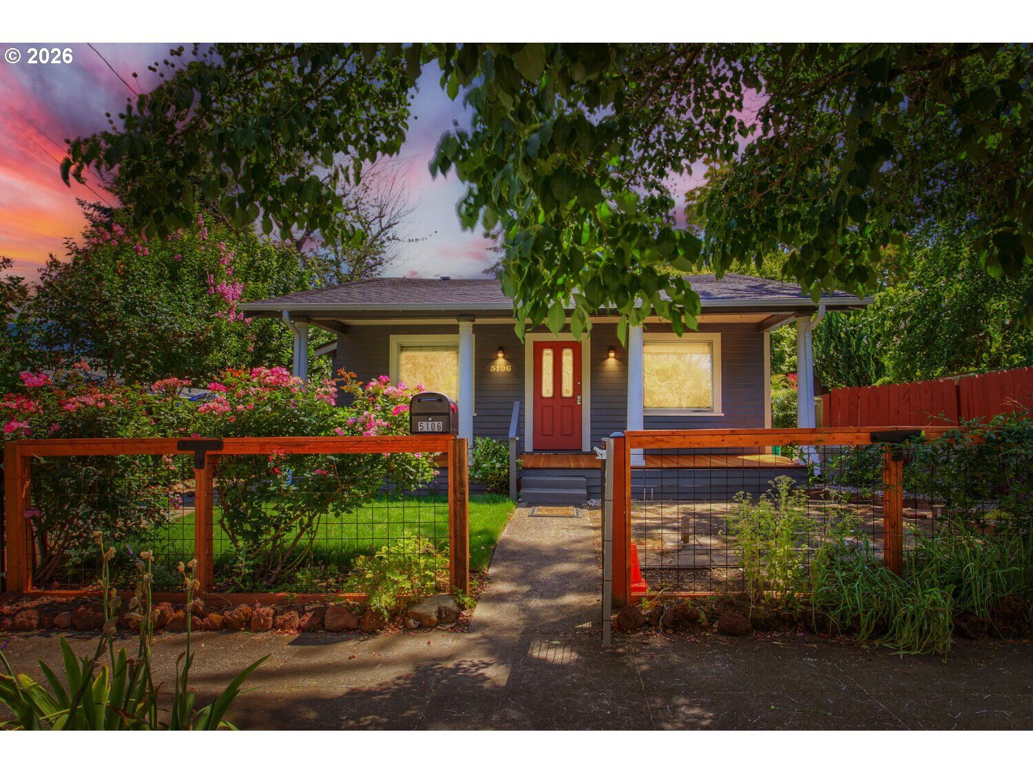 Property Photo:  5106 NE 31st Ave  OR 97211 