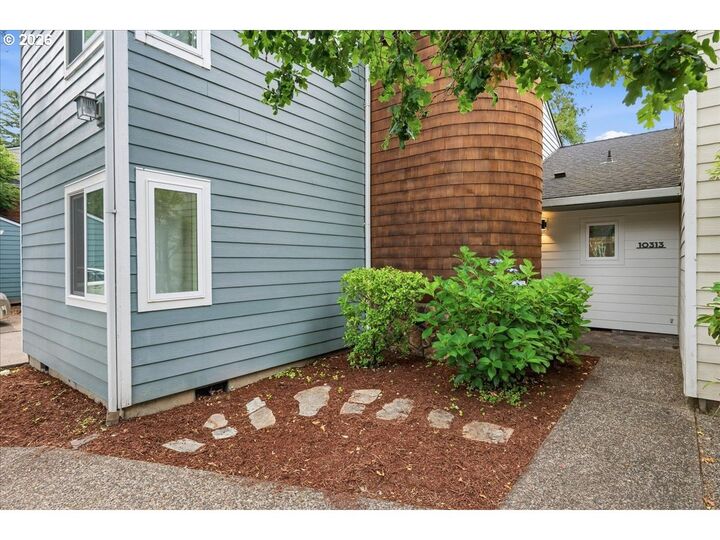 Property Photo:  10313 SW 87th Ave  OR 97223 