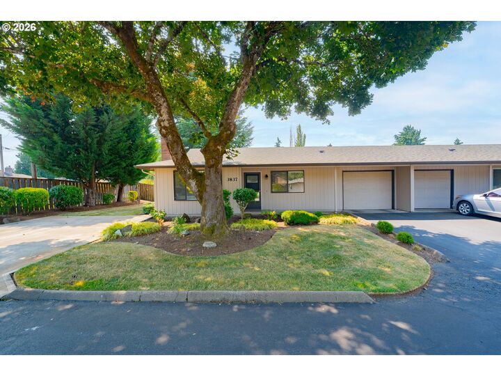 Property Photo:  3837 NE 45th St  WA 98661 