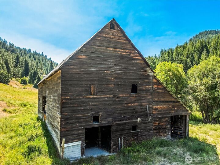 Property Photo: 10495 Merry Canyon Road WA 98826