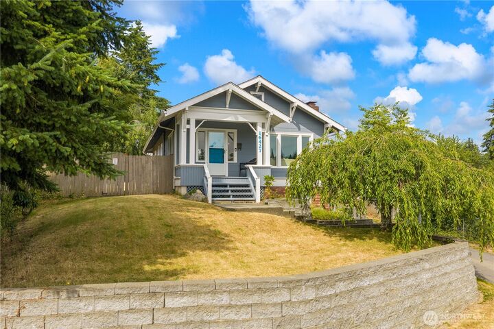 Property Photo: 16427 109th Avenue SE WA 98055