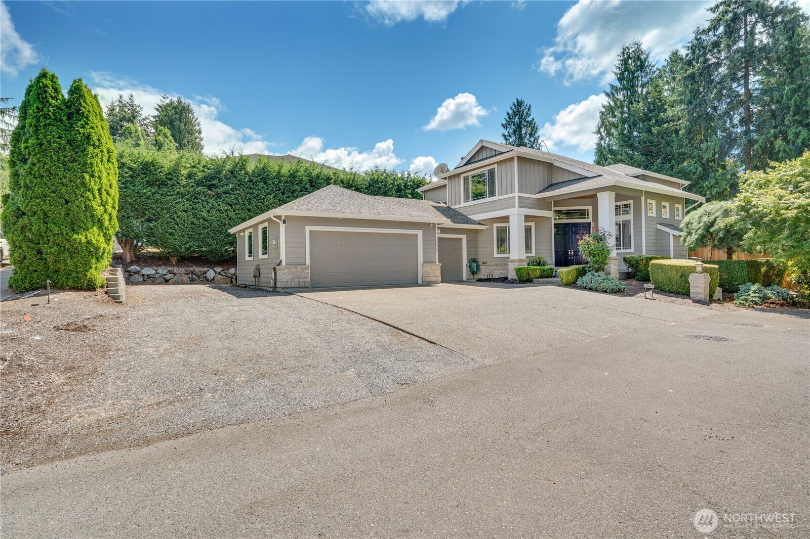 Property Photo:  12865 SE 47th Place  WA 98006 