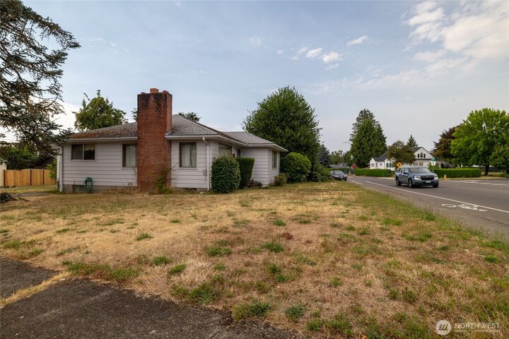 Property Photo:  201  Harrison Avenue  WA 98531 