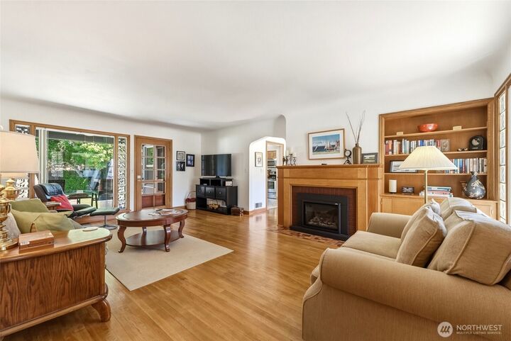 Property Photo:  315 E Maple Street  WA 99362 