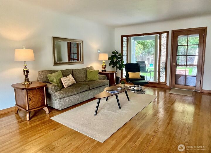 Property Photo:  315 E Maple Street  WA 99362 