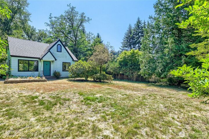 Property Photo: 7637 NE 165th Street WA 98028