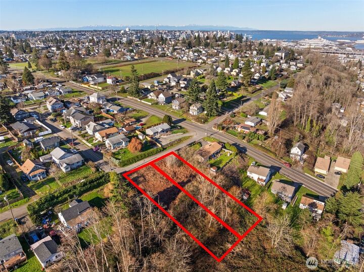 Property Photo: 1403 E Lennox WA 98404