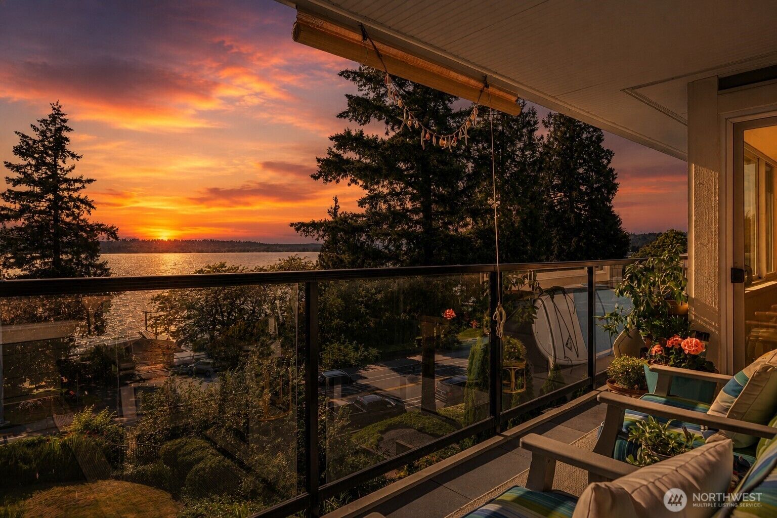 Property Photo: 6620 Lake Washington Boulevard NE 303 WA 98033