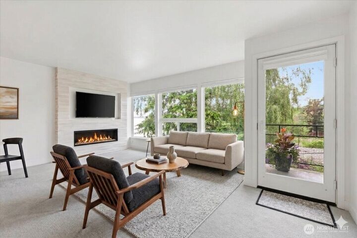 Property Photo: 6201 Lake Washington Blvd NE 307 WA 98033