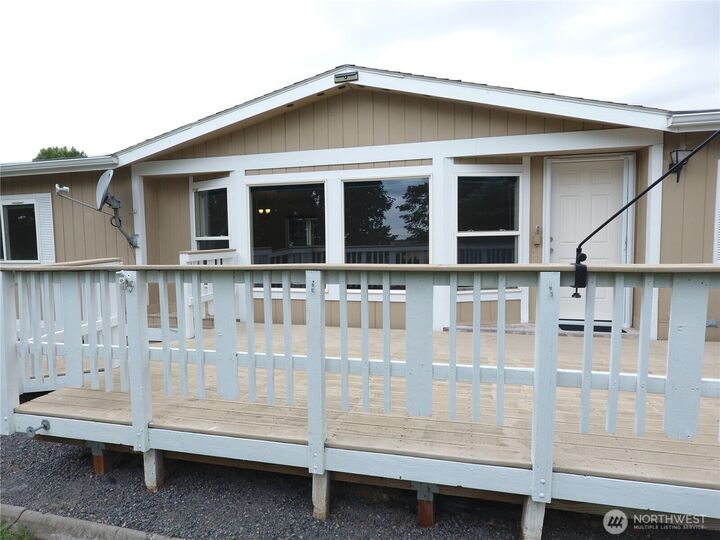 Property Photo: 4828 Road 3.7 NE WA 98837