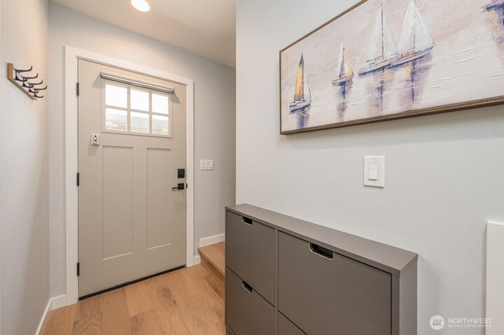 Property Photo: 3015 61st Avenue SW B WA 98116