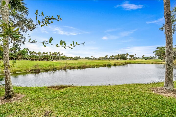 Property Photo: 11 Vista Gardens Trail 204 FL 32962