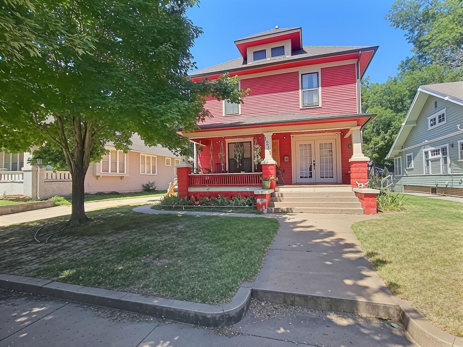 Property Photo: 1211 N Larimer Avenue KS 67203