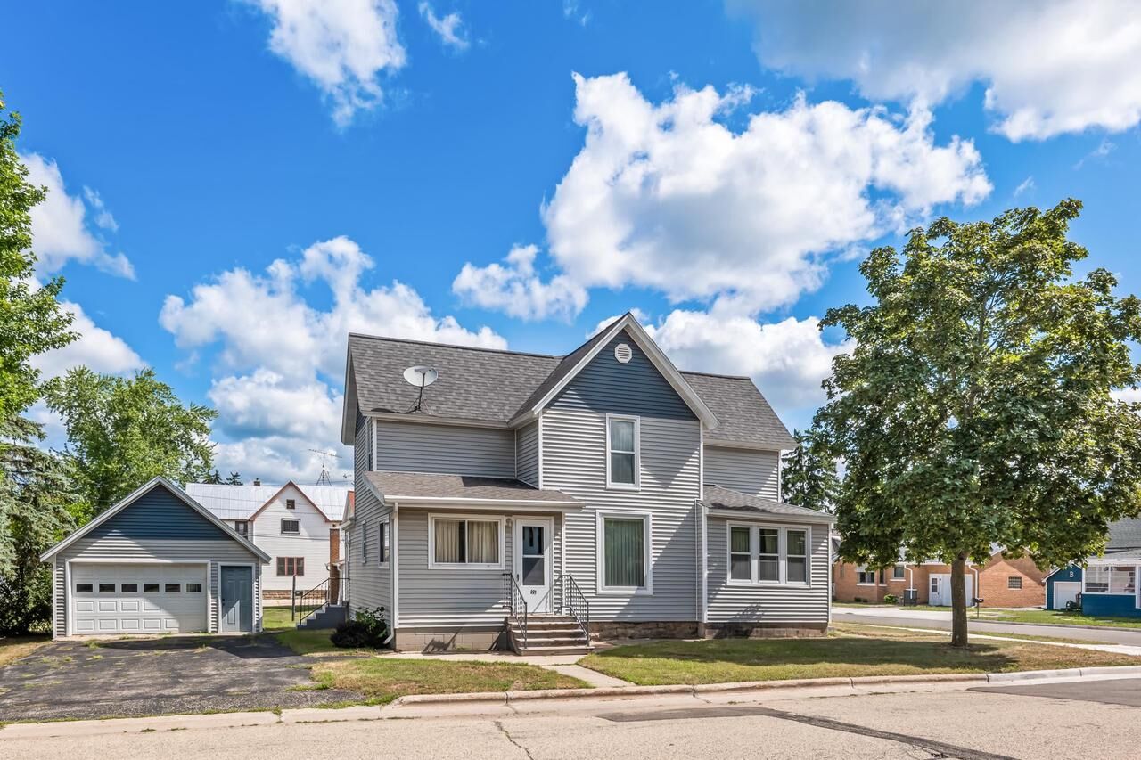 Property Photo:  331 S Howard Street  WI 54968 
