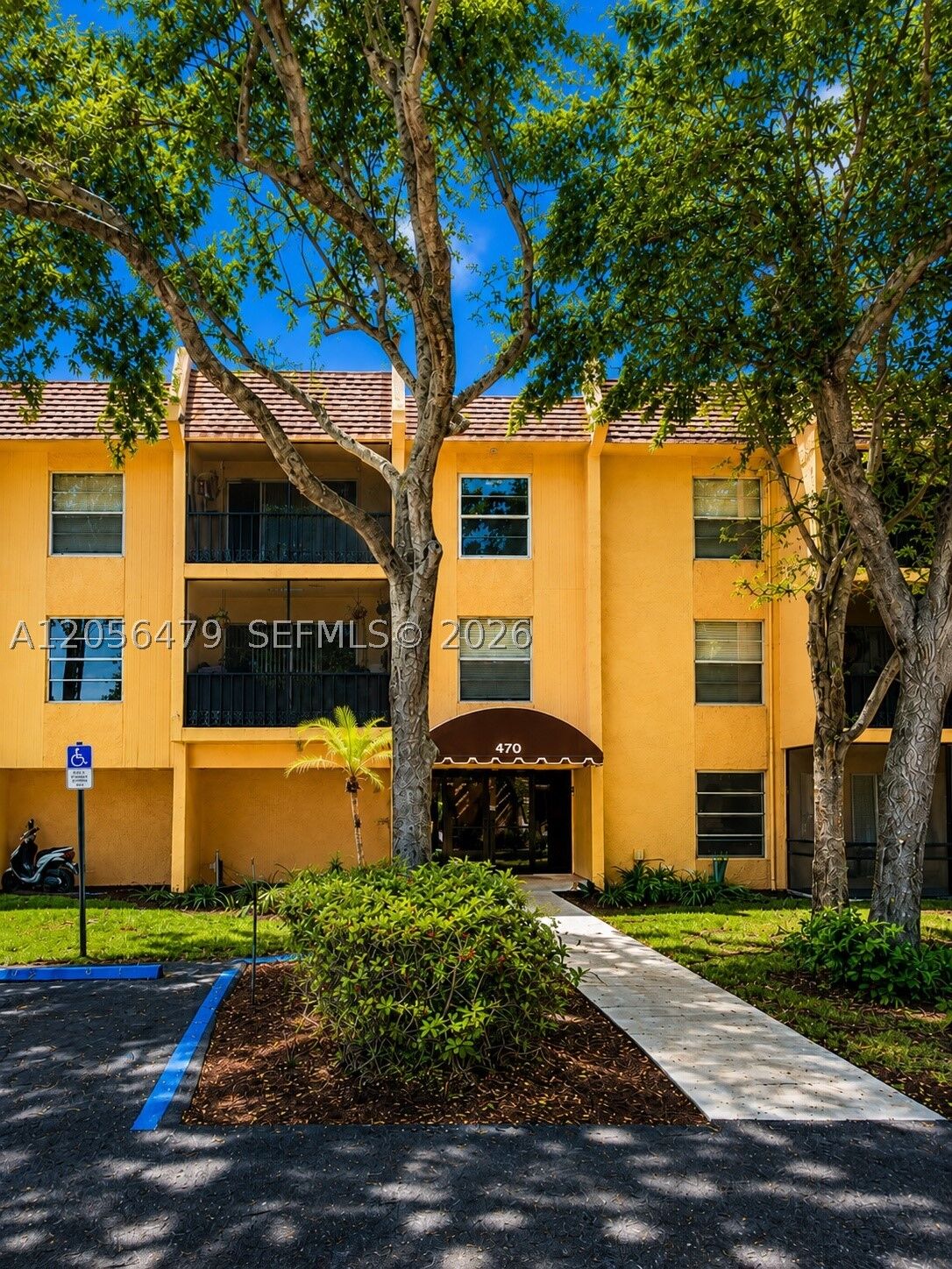 Property Photo: 470 NW 20th St 1100 FL 33431