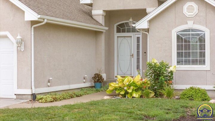 Property Photo:  4515 SW Crenshaw Dr  KS 66610-1615 