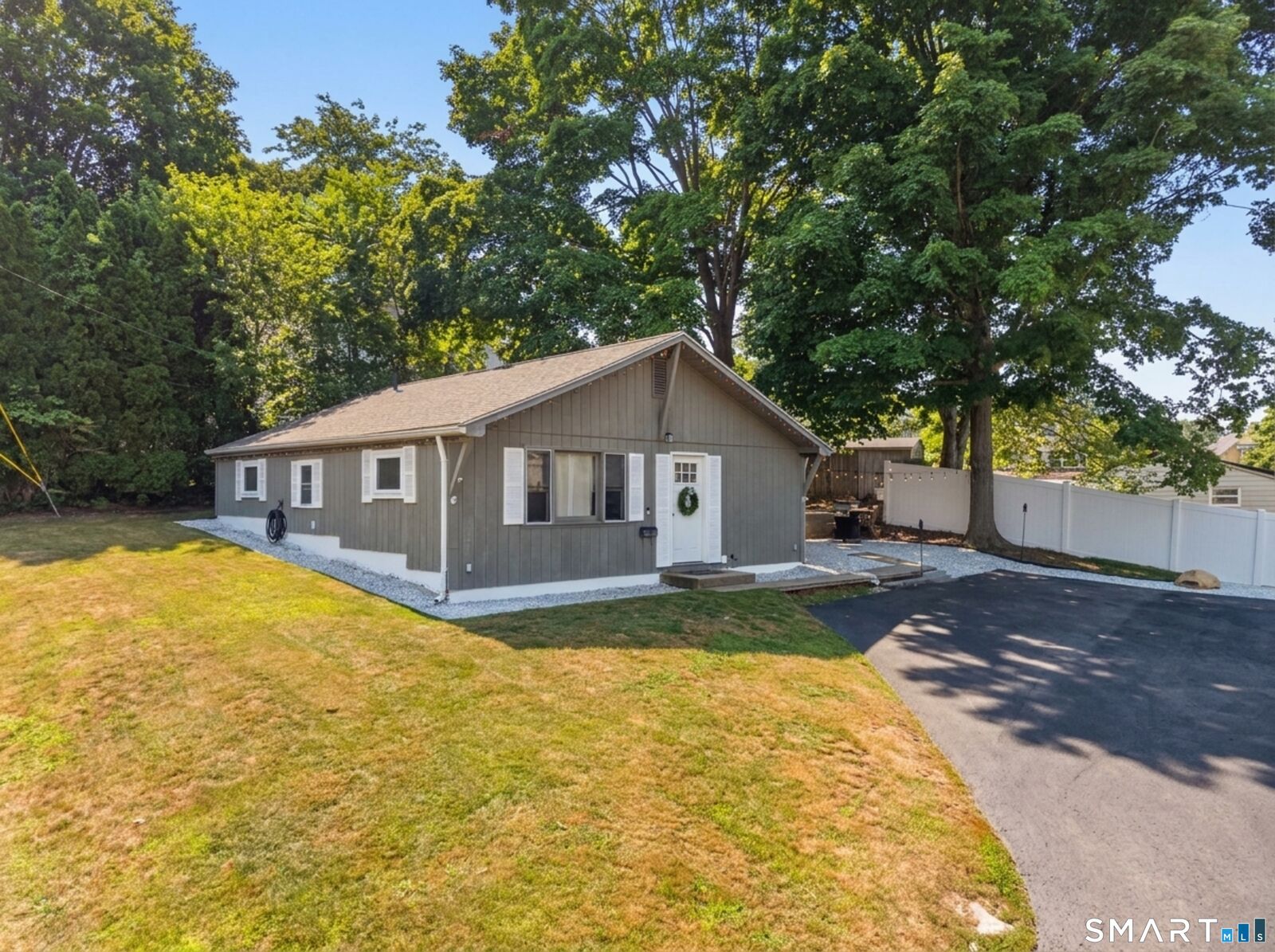 Property Photo: 17 Grove Street CT 06320