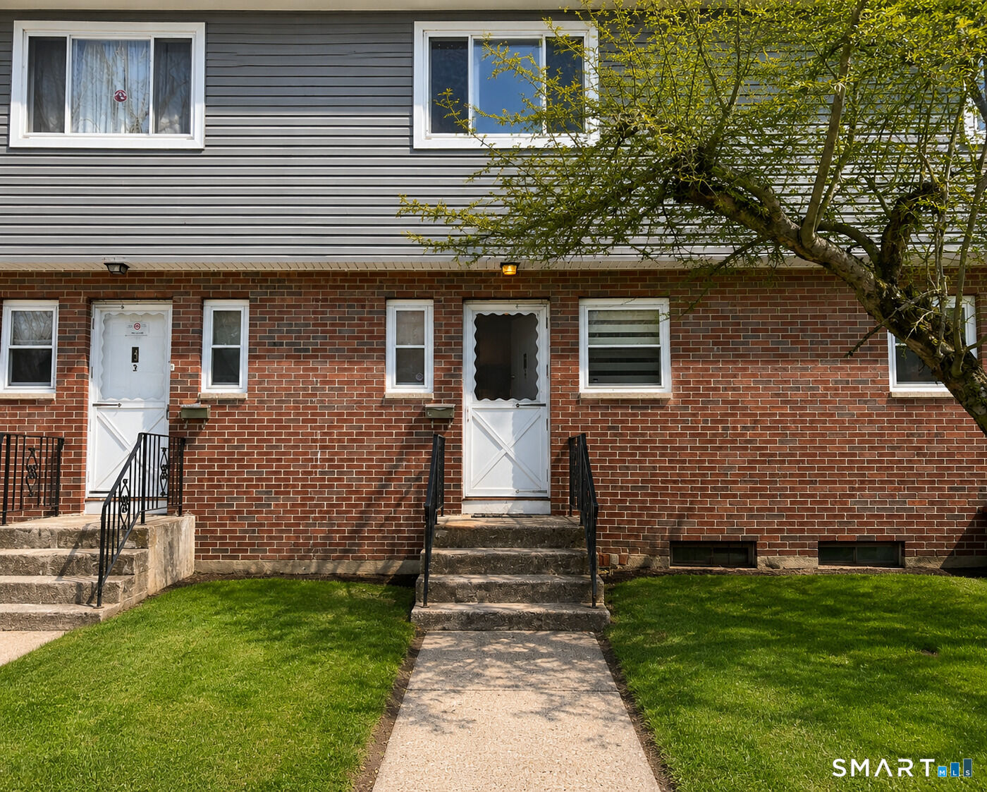 Property Photo:  2 Camelot Drive 4  CT 06002 