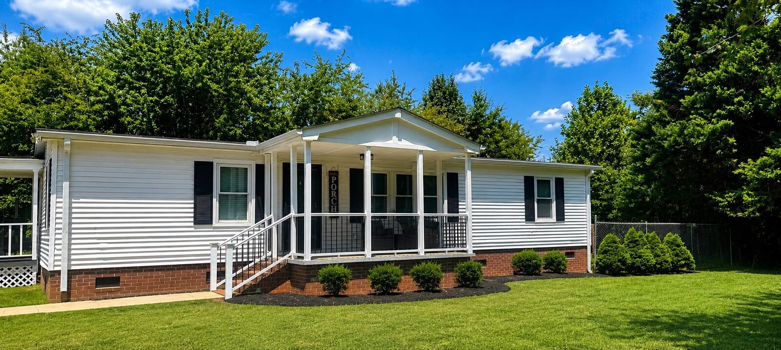 Property Photo: 215 Lake Front Road SC 29349
