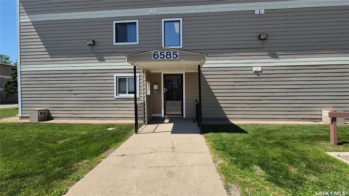 Property Photo: 6585 Rochdale Boulevard 9 SK S4X 2Z1