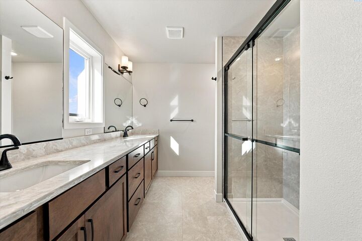 Property Photo: 2968 Meadowlark Avenue WA 99352