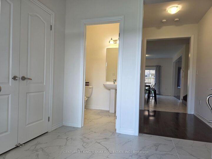 Photo de la propriété:  37 Pietrowski Drive  ON L4P 0K2 