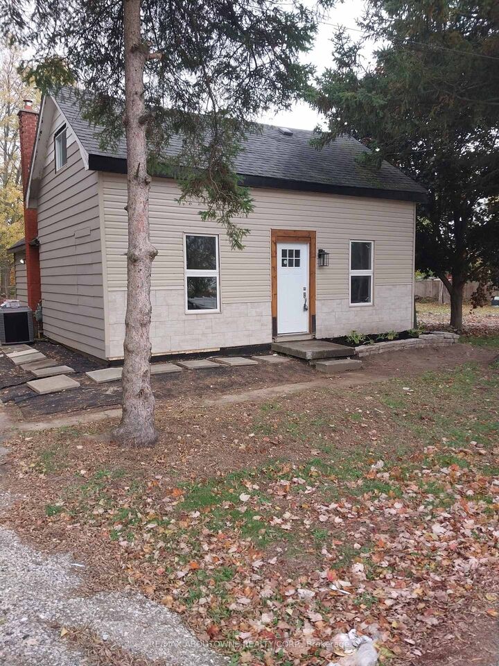 1071 Southcote Road — photo 1