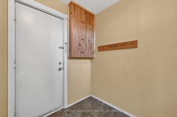 Property Photo: 13 Harbour Street W 253 ON L9Y 5B4