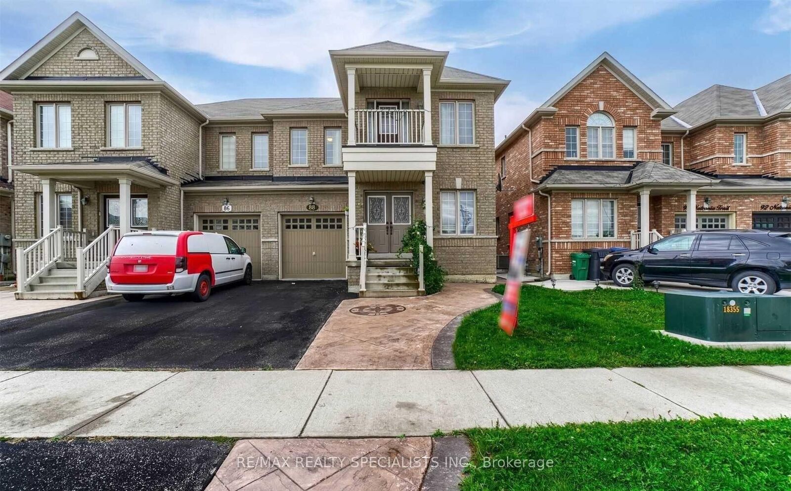 Property Photo: 88 Natronia Trail Main &Amp 2nd ON L6P 3N8