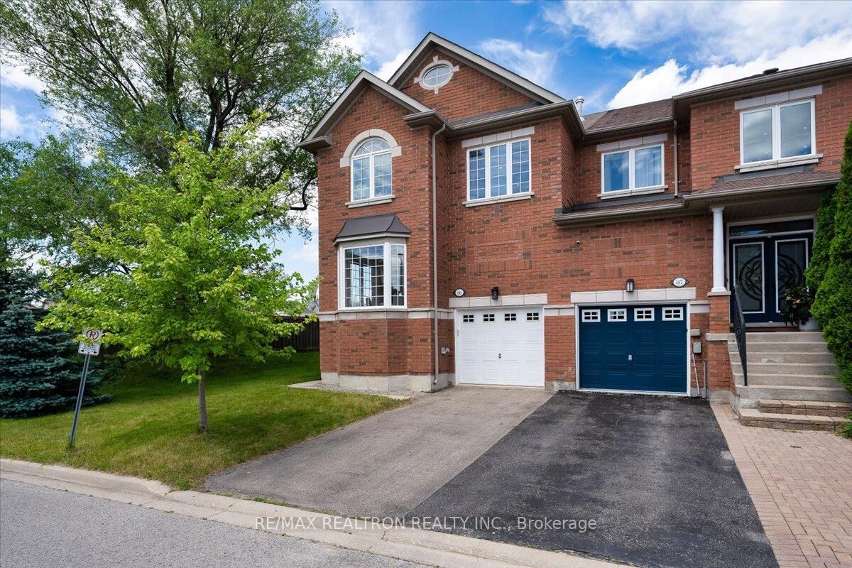 Property Photo: 8 Townwood Drive 86 ON L4E 4Y3
