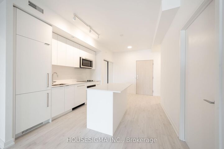 Property Photo: 181 Sheppard Avenue E 703 ON M2N 0L9