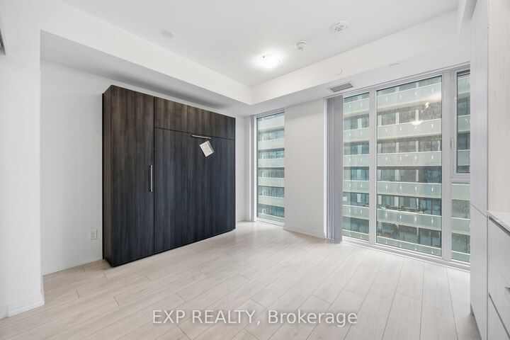 Property Photo:  400 King Street W 1601  ON M5V 0X8 