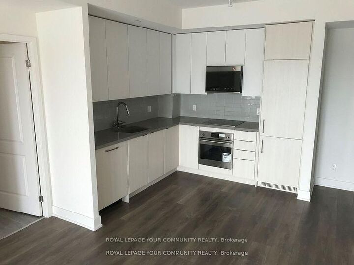 Property Photo: 297 Oak Walk Drive 1010 ON L6H 6Z3