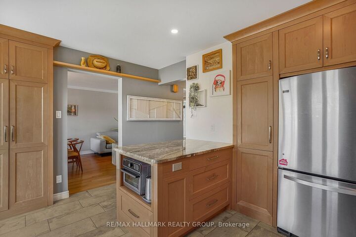 Property Photo: 2659 Liliane Street ON K4K 1M2