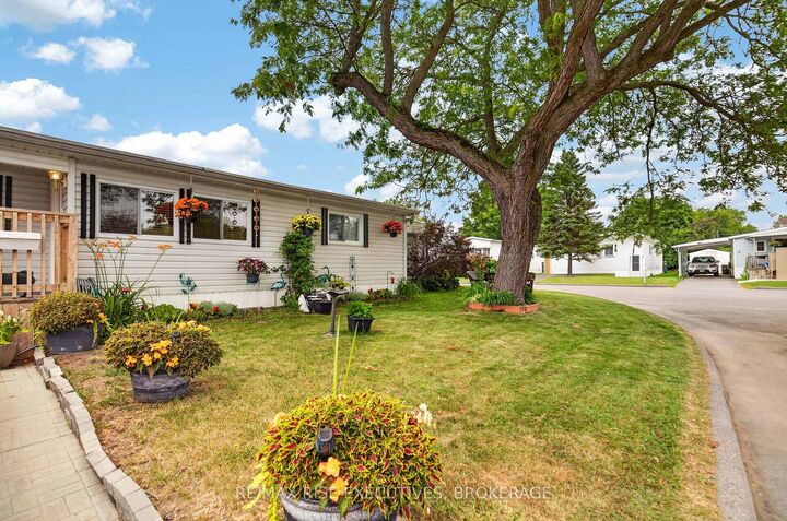 Property Photo: 18 Wentworth Drive ON K7K 5C9