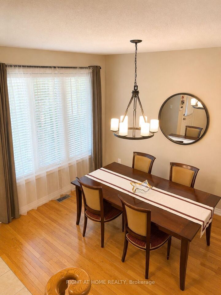 Property Photo: 39 Pexton Avenue ON L4E 4Y4