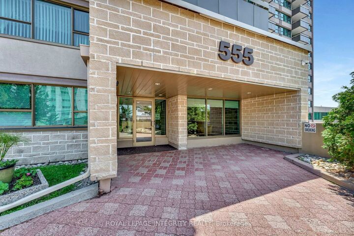 Property Photo: 555 Brittany Drive Ph8 ON K1K 4C5
