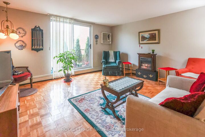 Property Photo: 264 Grantham Avenue N 208 ON L2P 3H1