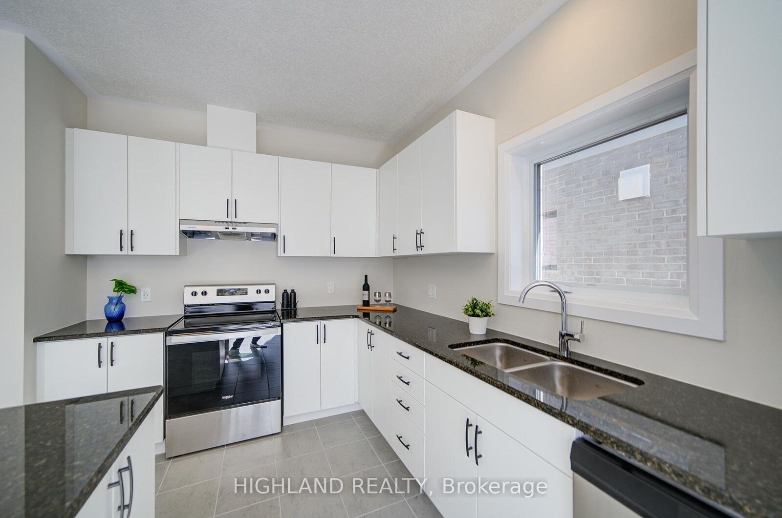 Property Photo: 565 Balsam Popar Street ON N2V 0H8