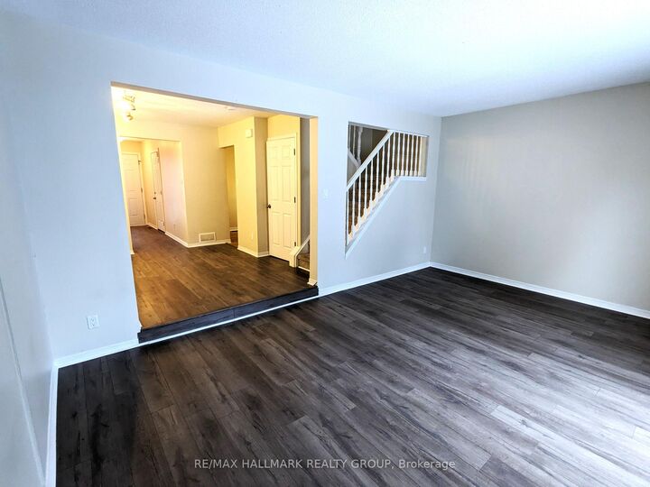 Property Photo: 6464 Colony Square 21 ON K1C 3E2