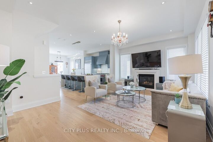 Property Photo: 9398 Bayview Avenue ON L4C 4Z2