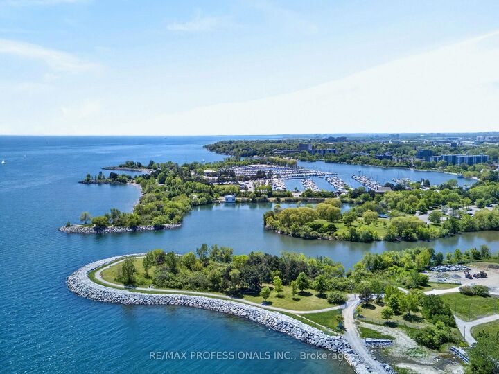 Property Photo: 88 Park Lawn Road 1502 ON M8Y 0B5