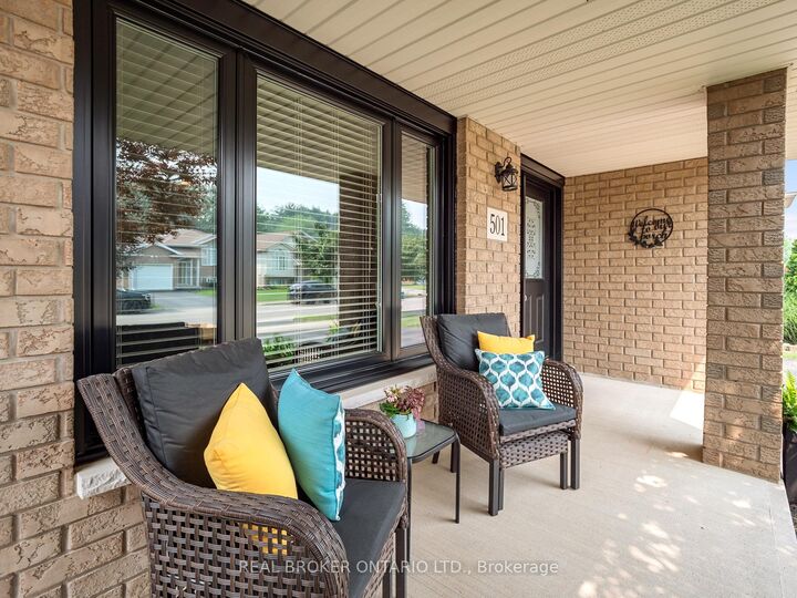 Property Photo: 501 Trillium Avenue ON L3C 7G9