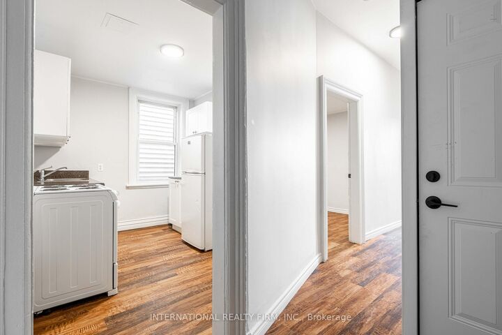Property Photo:  221 Hamilton Road 3  ON N5Z 1P9 