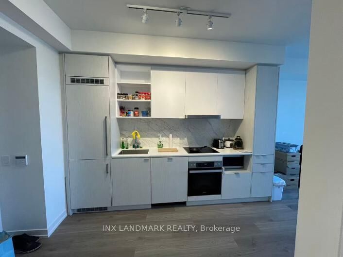 Property Photo: 55 Cooper Street 5607 ON M5E 0G1